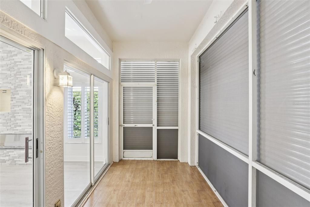 For Sale: $325,000 (2 beds, 2 baths, 1357 Square Feet)