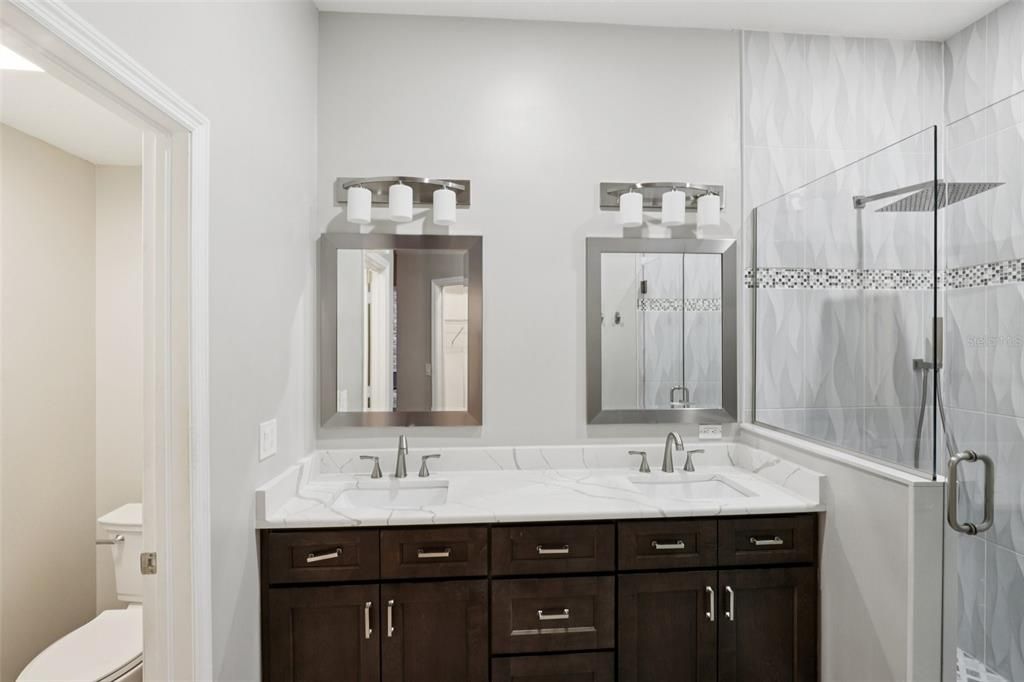 For Sale: $325,000 (2 beds, 2 baths, 1357 Square Feet)