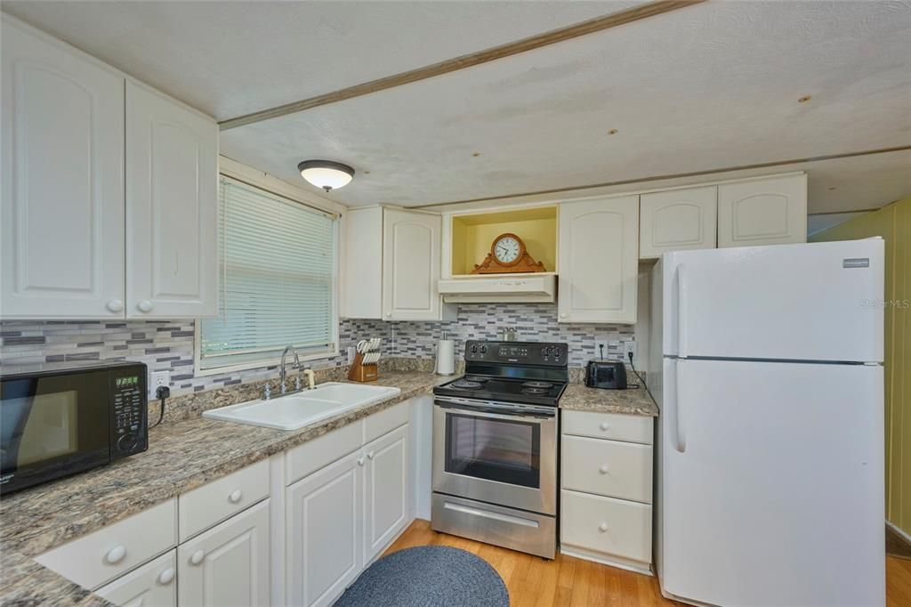 待售: $87,000 (2 贝兹, 2 浴室, 720 平方英尺)