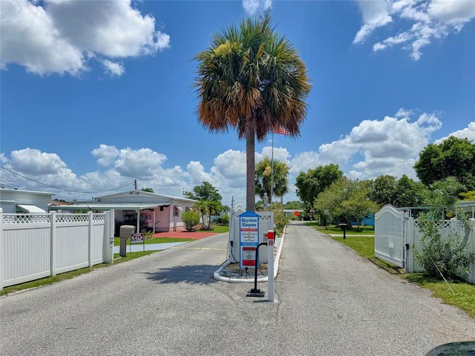 待售: $87,000 (2 贝兹, 2 浴室, 720 平方英尺)