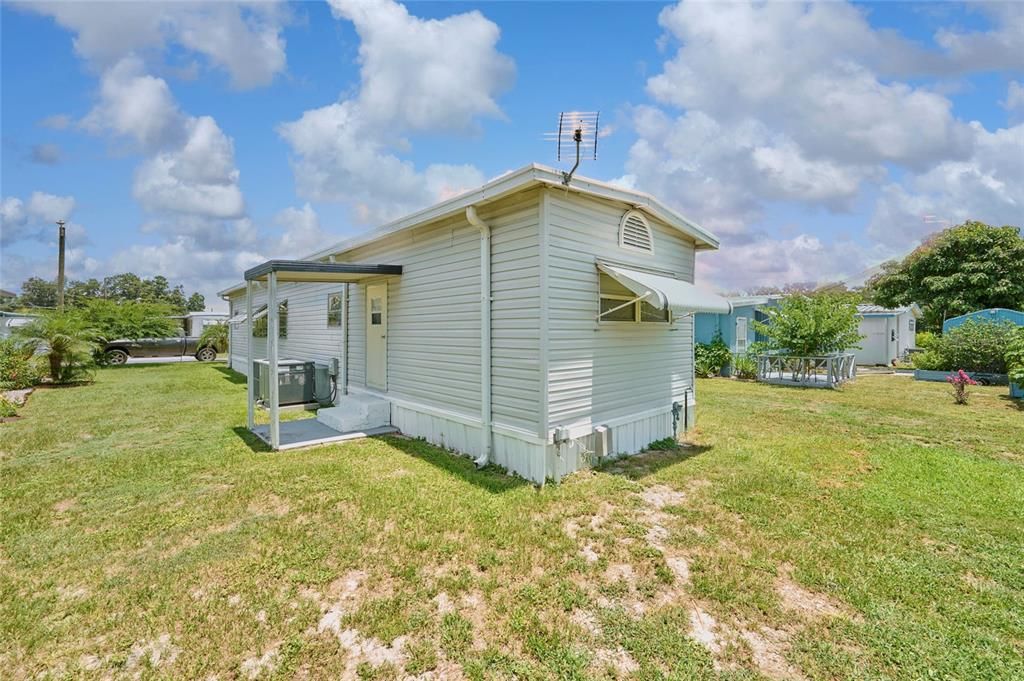 待售: $87,000 (2 贝兹, 2 浴室, 720 平方英尺)