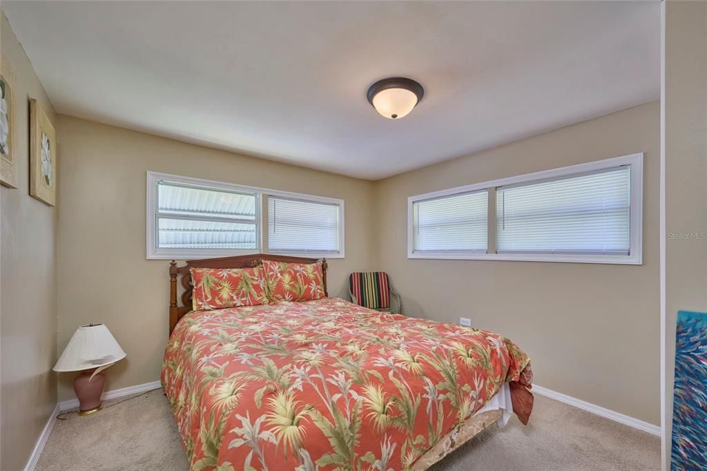 待售: $87,000 (2 贝兹, 2 浴室, 720 平方英尺)