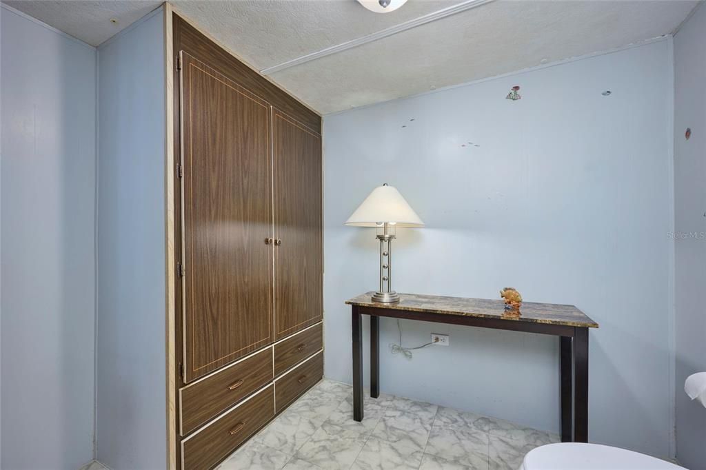 待售: $87,000 (2 贝兹, 2 浴室, 720 平方英尺)