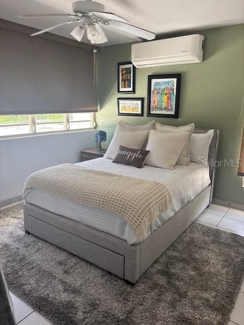 出租: $6,000 (4 贝兹, 2 浴室, 4000 平方英尺)