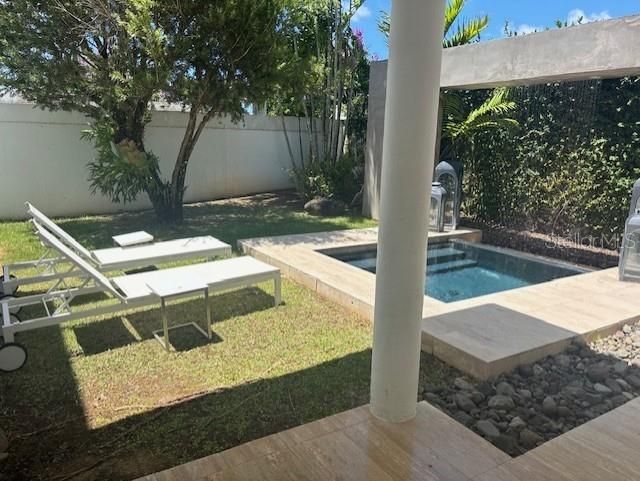 出租: $6,000 (4 贝兹, 2 浴室, 4000 平方英尺)