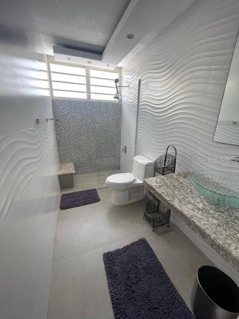 出租: $6,000 (4 贝兹, 2 浴室, 4000 平方英尺)