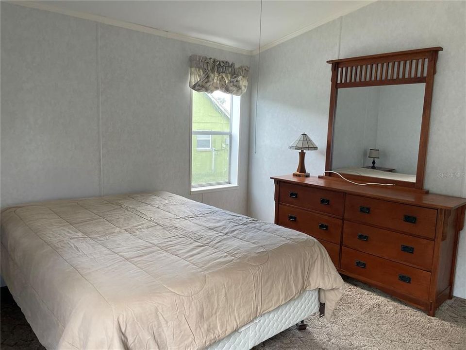 For Sale: $150,000 (1 beds, 1 baths, 640 Square Feet)