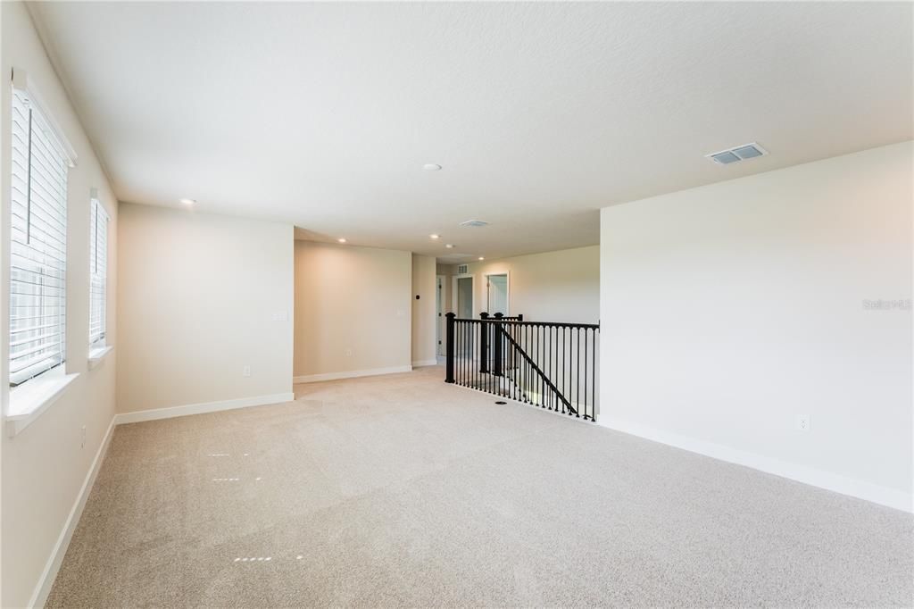 Под контрактом: $494,990 (4 спален, 3 ванн, 3170 Квадратных фут)