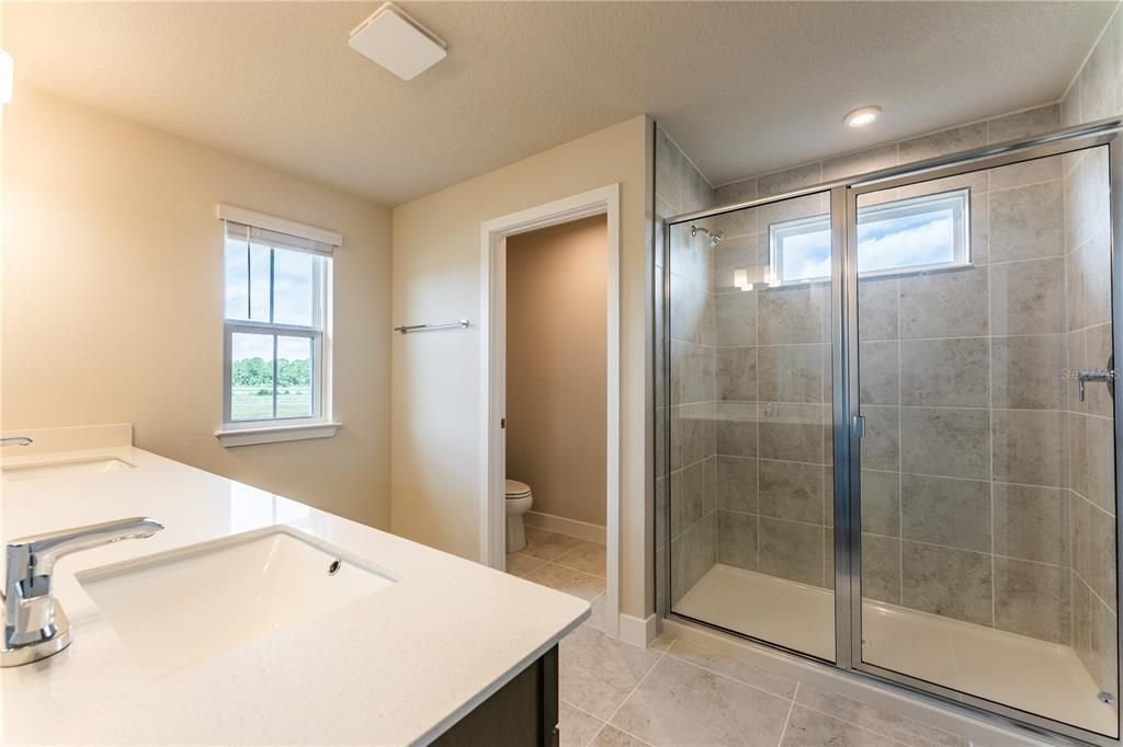 Под контрактом: $494,990 (4 спален, 3 ванн, 3170 Квадратных фут)