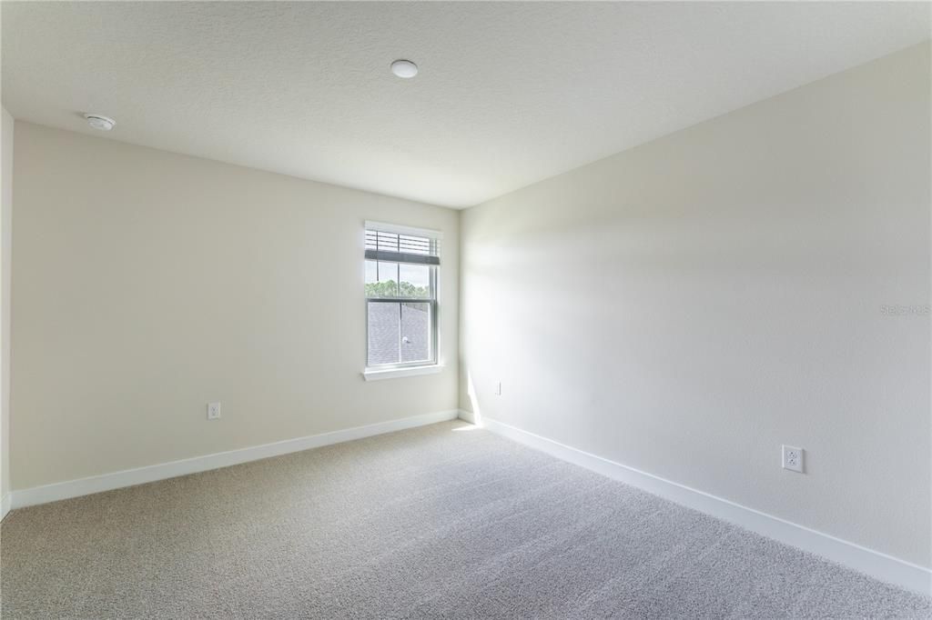 Под контрактом: $494,990 (4 спален, 3 ванн, 3170 Квадратных фут)