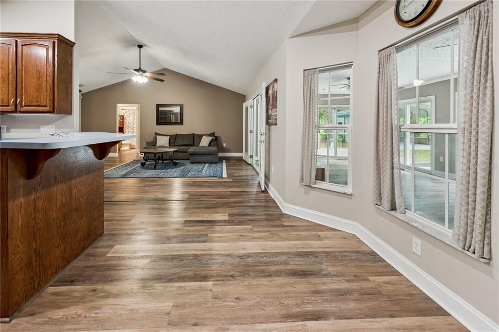 待售: $399,000 (3 贝兹, 2 浴室, 2336 平方英尺)