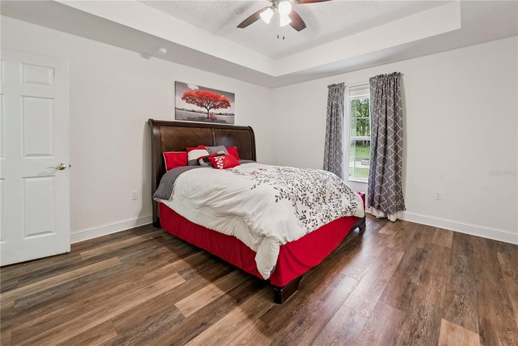 待售: $399,000 (3 贝兹, 2 浴室, 2336 平方英尺)