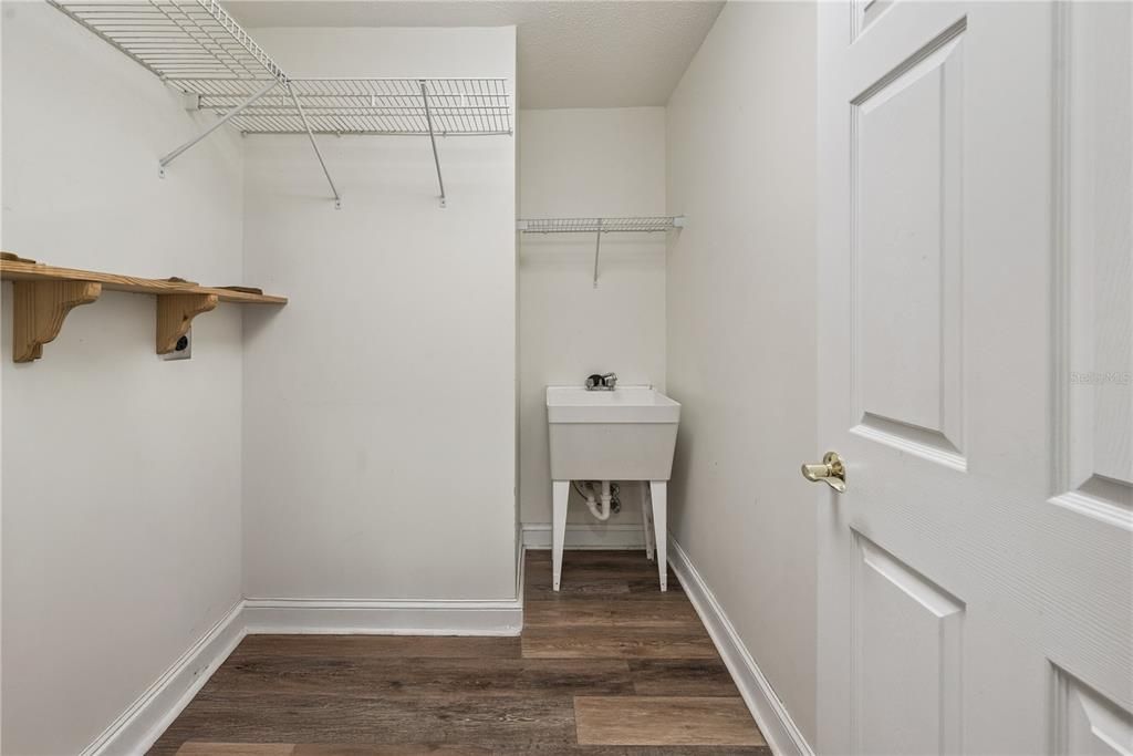 待售: $399,000 (3 贝兹, 2 浴室, 2336 平方英尺)