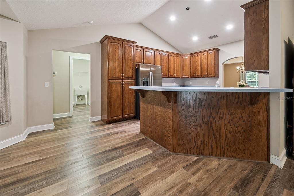 待售: $399,000 (3 贝兹, 2 浴室, 2336 平方英尺)