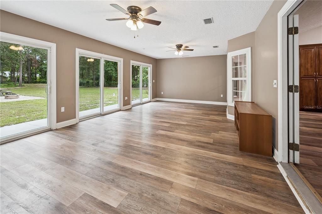 待售: $399,000 (3 贝兹, 2 浴室, 2336 平方英尺)