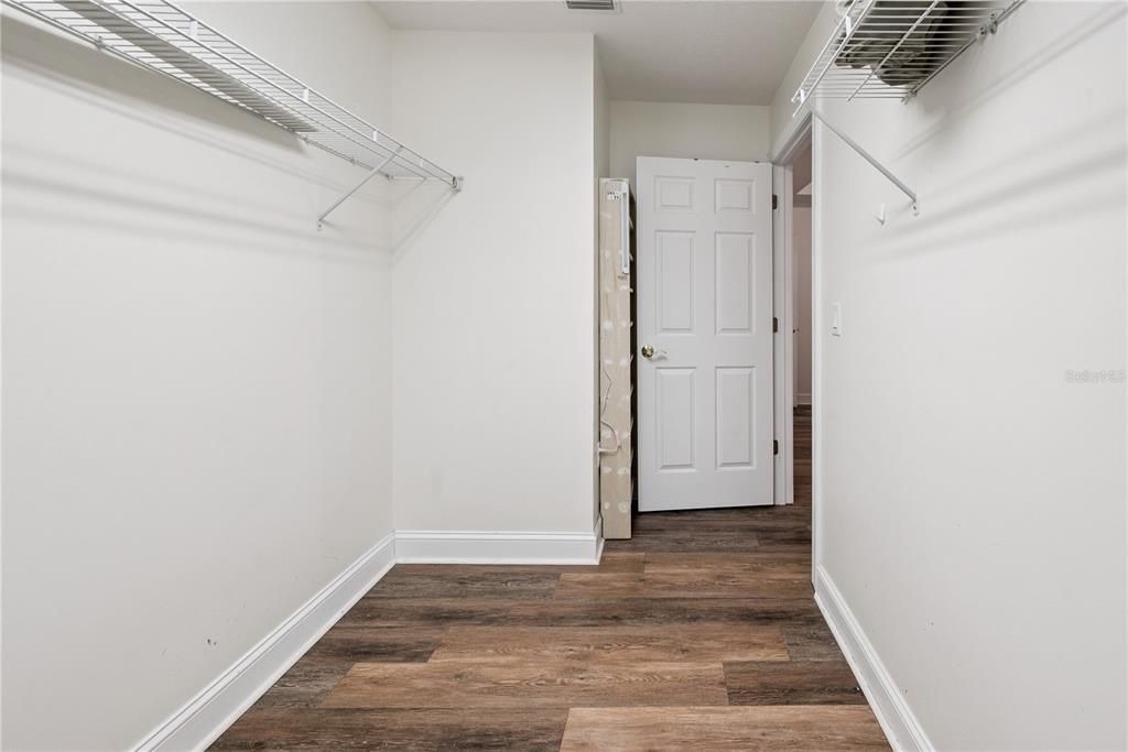 待售: $399,000 (3 贝兹, 2 浴室, 2336 平方英尺)