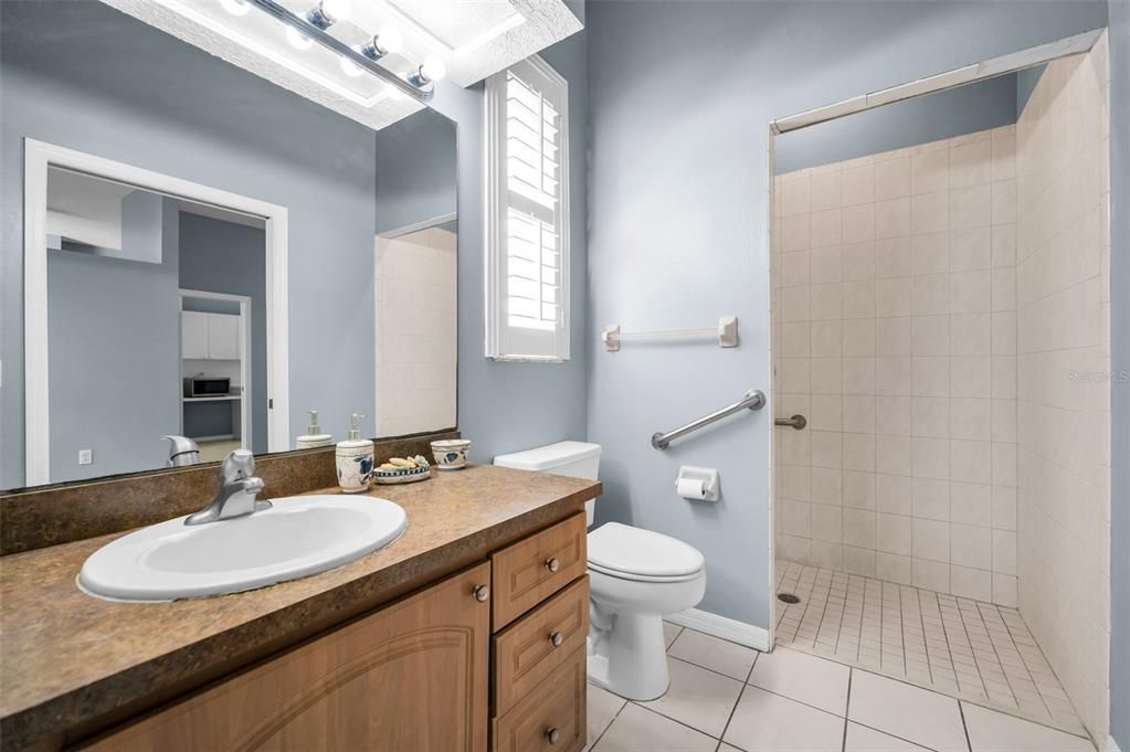 En Venta: $849,900 (3 camas, 3 baños, 2679 Pies cuadrados)