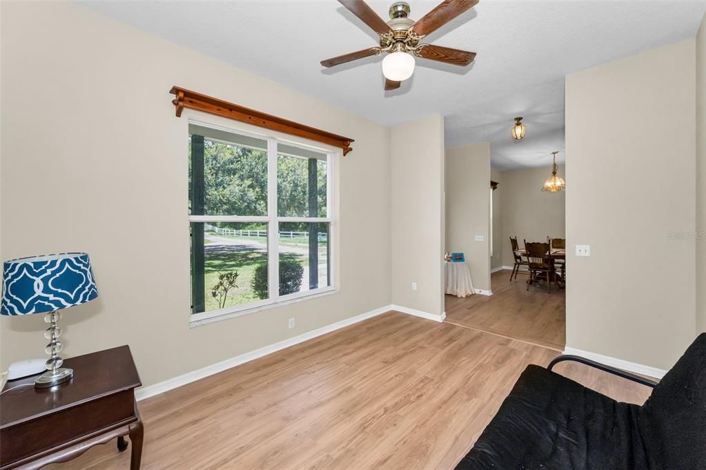 En Venta: $849,900 (3 camas, 3 baños, 2679 Pies cuadrados)