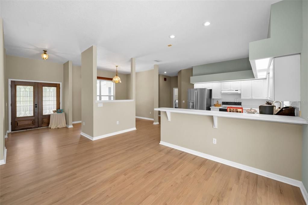 En Venta: $849,900 (3 camas, 3 baños, 2679 Pies cuadrados)