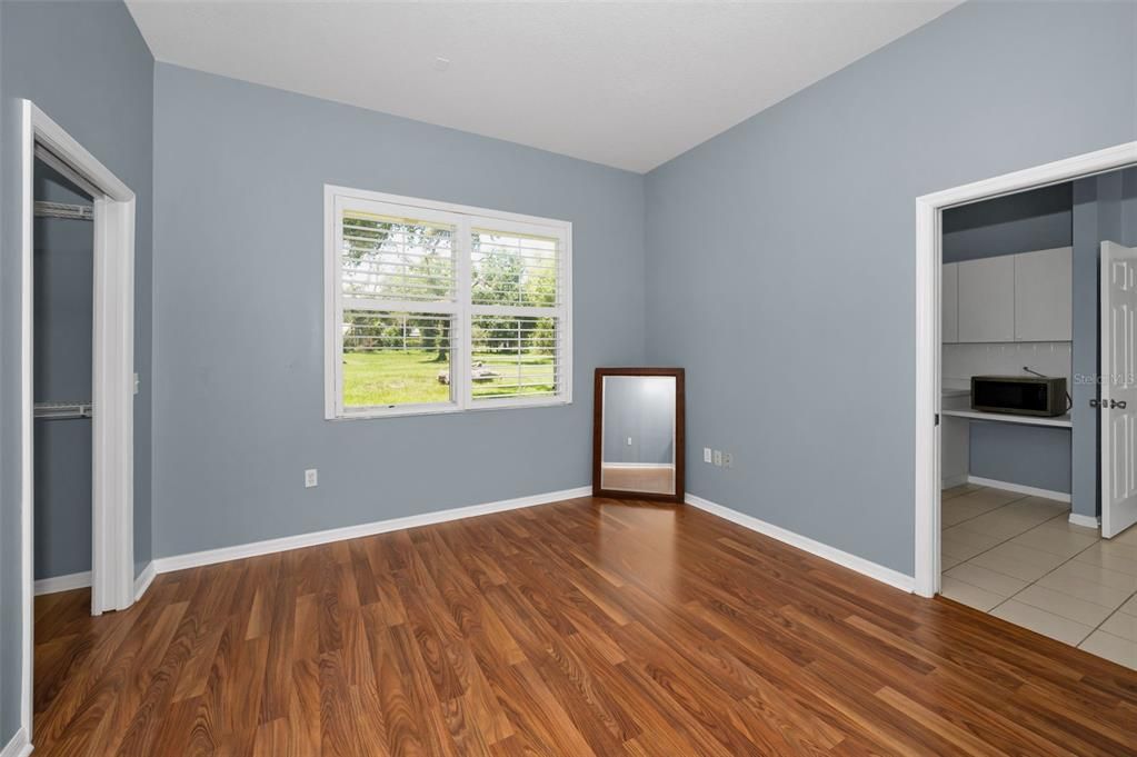 En Venta: $849,900 (3 camas, 3 baños, 2679 Pies cuadrados)