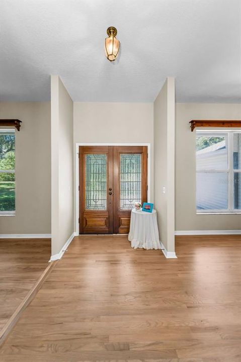 En Venta: $849,900 (3 camas, 3 baños, 2679 Pies cuadrados)