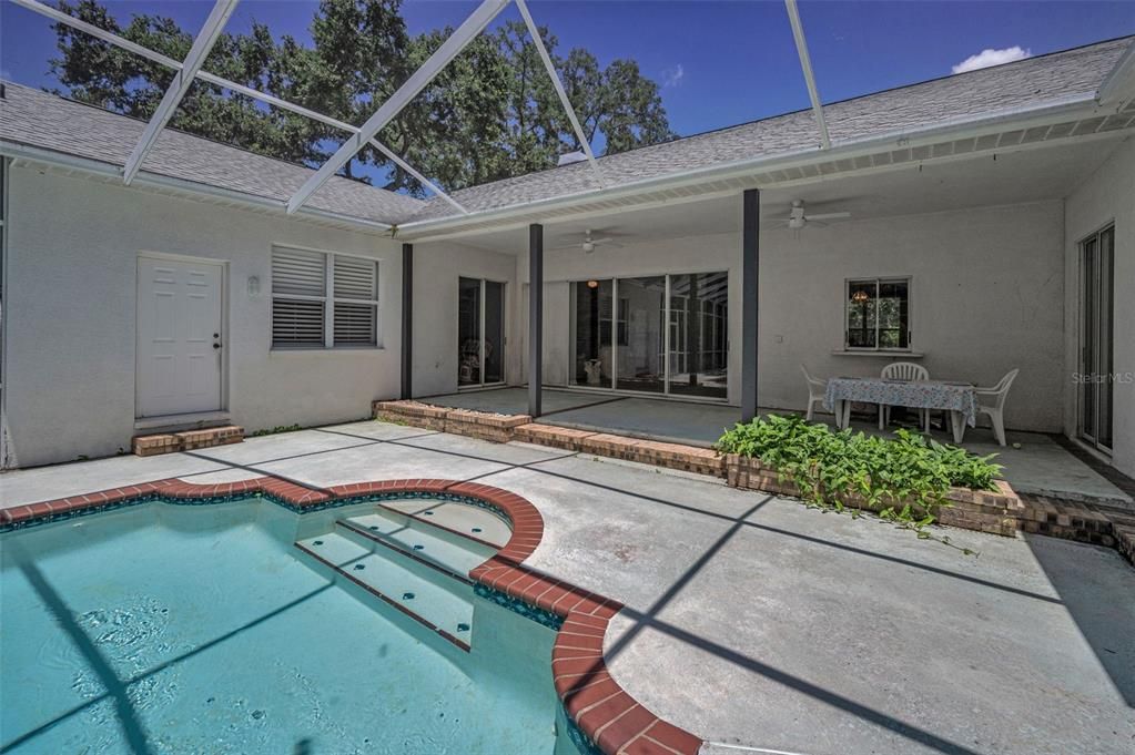 En Venta: $849,900 (3 camas, 3 baños, 2679 Pies cuadrados)