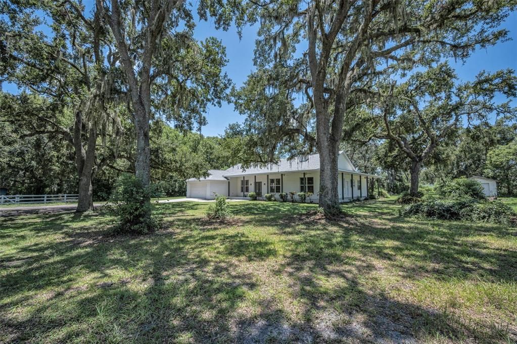 En Venta: $849,900 (3 camas, 3 baños, 2679 Pies cuadrados)