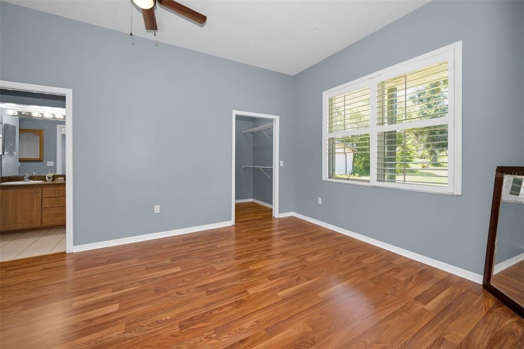 En Venta: $849,900 (3 camas, 3 baños, 2679 Pies cuadrados)