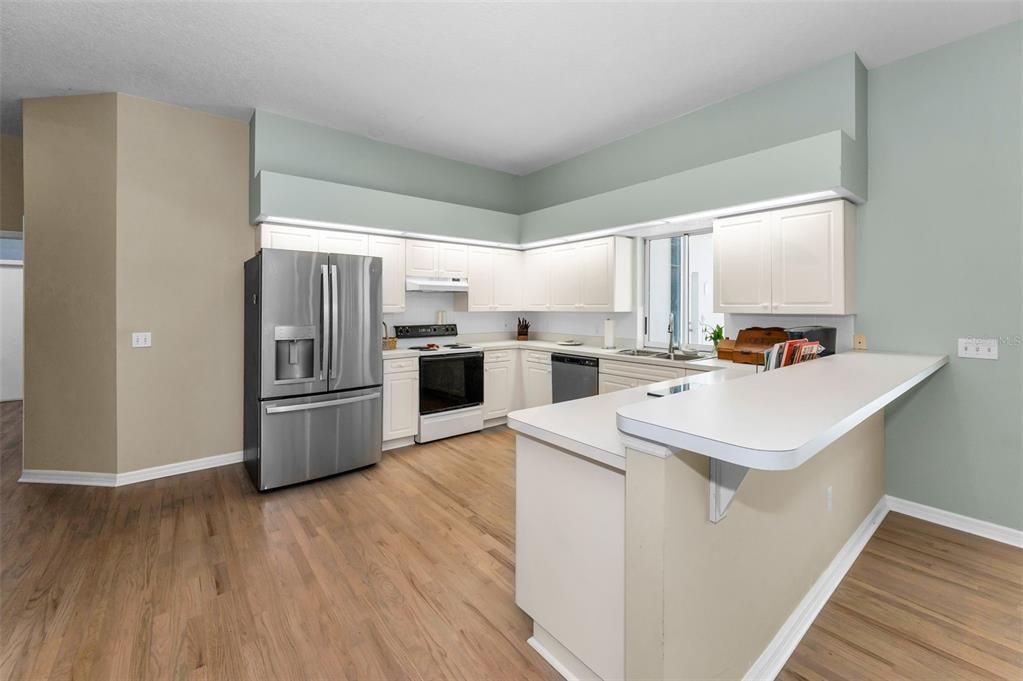 En Venta: $849,900 (3 camas, 3 baños, 2679 Pies cuadrados)