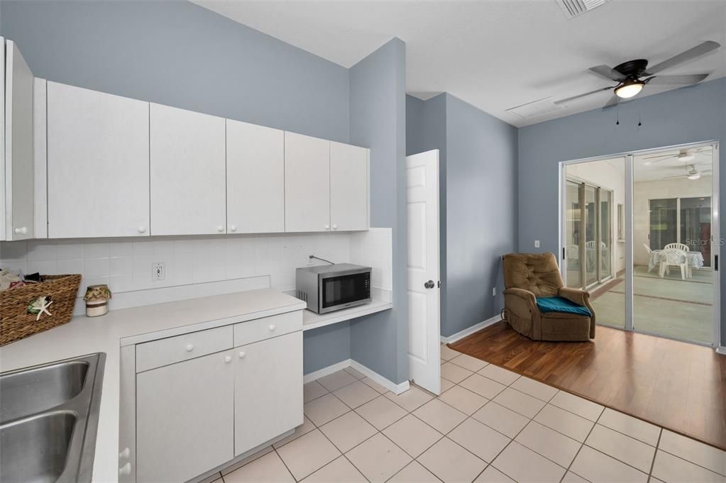 En Venta: $849,900 (3 camas, 3 baños, 2679 Pies cuadrados)