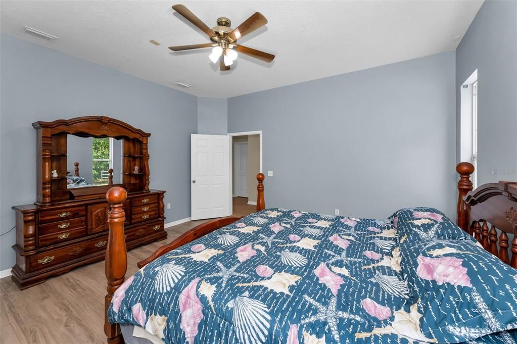 En Venta: $849,900 (3 camas, 3 baños, 2679 Pies cuadrados)