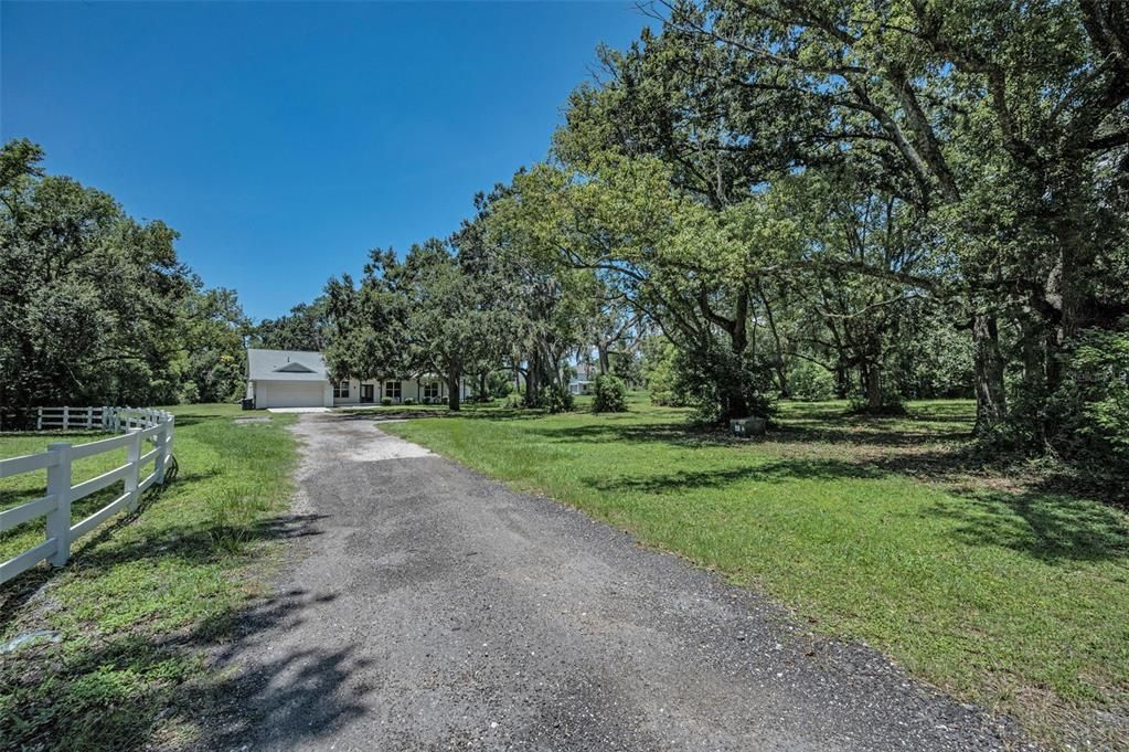 En Venta: $849,900 (3 camas, 3 baños, 2679 Pies cuadrados)