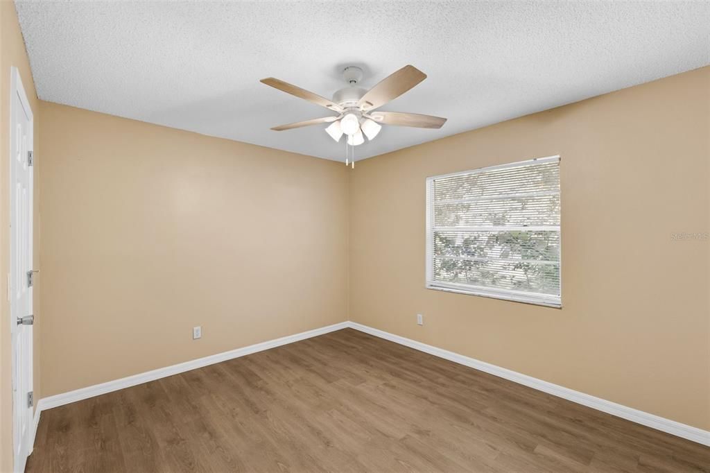 En Venta: $374,900 (4 camas, 2 baños, 1312 Pies cuadrados)