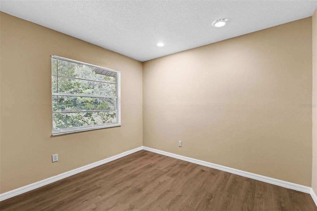 En Venta: $374,900 (4 camas, 2 baños, 1312 Pies cuadrados)