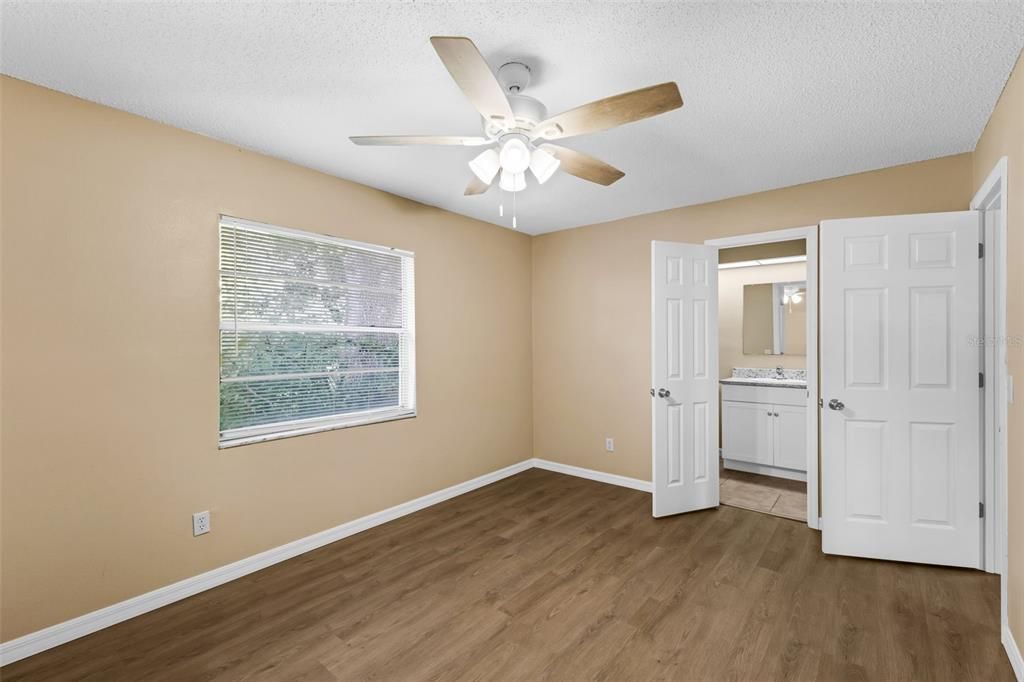 En Venta: $374,900 (4 camas, 2 baños, 1312 Pies cuadrados)