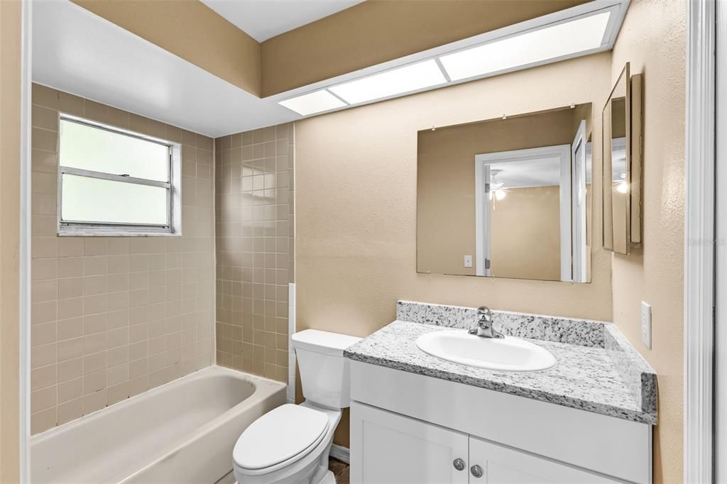 En Venta: $374,900 (4 camas, 2 baños, 1312 Pies cuadrados)