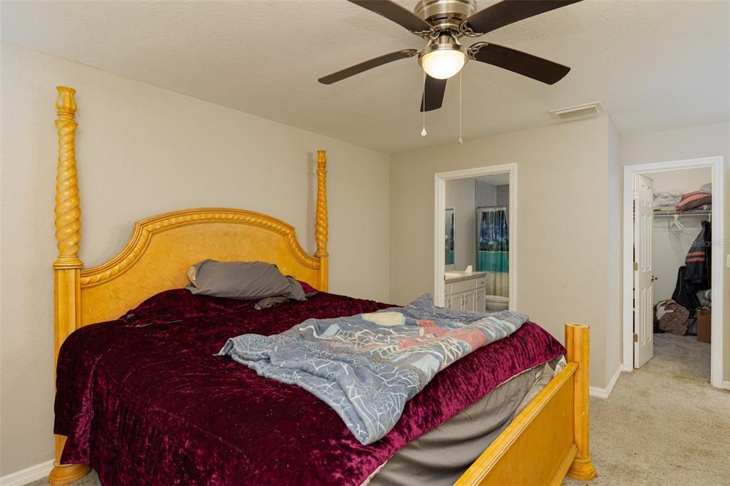 Activo con contrato: $239,900 (3 camas, 2 baños, 1393 Pies cuadrados)