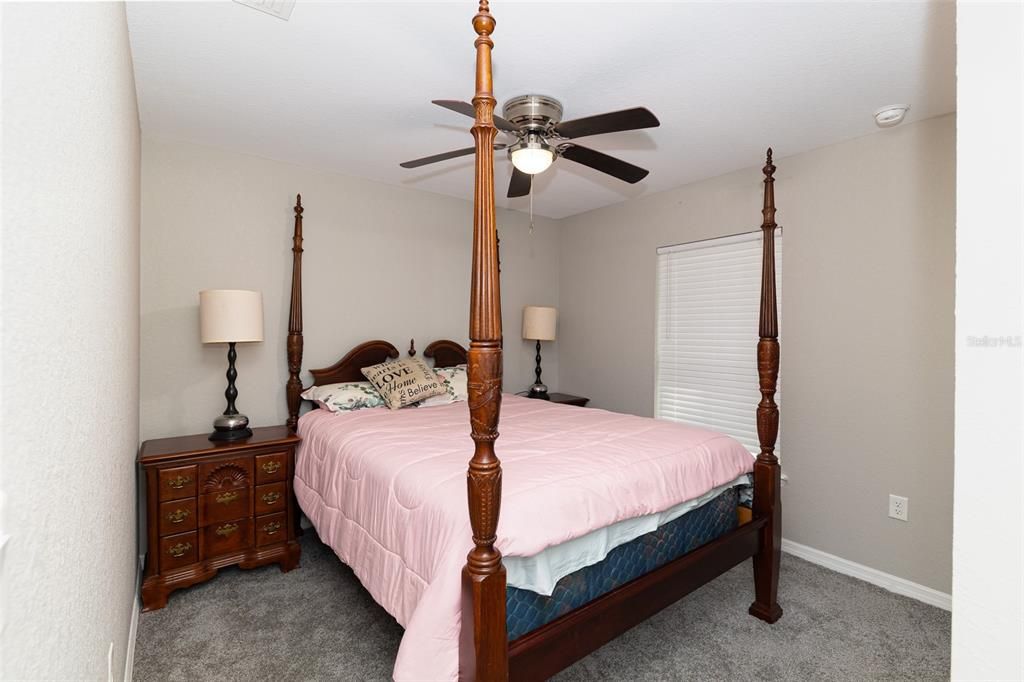 Activo con contrato: $239,900 (3 camas, 2 baños, 1393 Pies cuadrados)