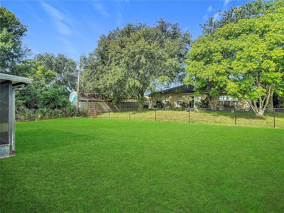 На продажу: $308,998 (3 спален, 2 ванн, 1326 Квадратных фут)