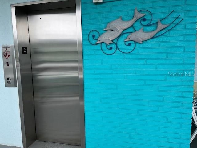 合同活跃: $169,000 (1 贝兹, 1 浴室, 1060 平方英尺)