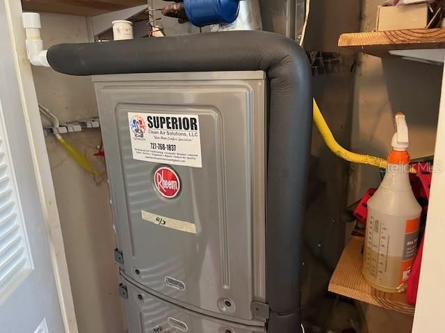 合同活跃: $169,000 (1 贝兹, 1 浴室, 1060 平方英尺)