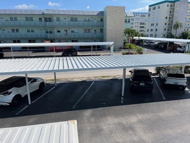 合同活跃: $169,000 (1 贝兹, 1 浴室, 1060 平方英尺)