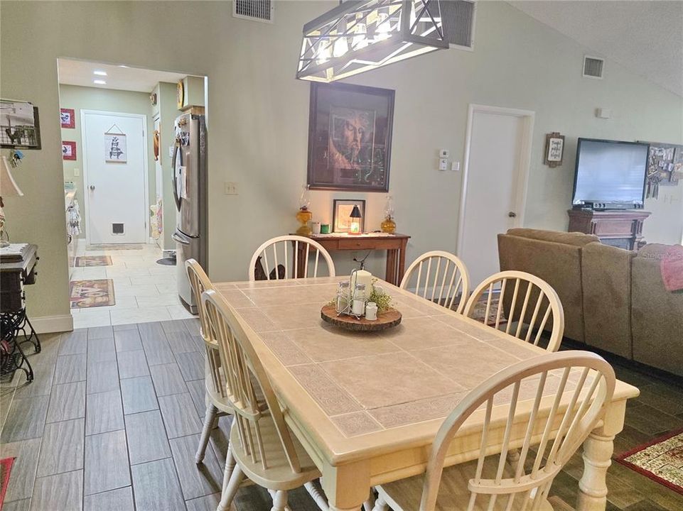 待售: $379,000 (3 贝兹, 2 浴室, 1416 平方英尺)