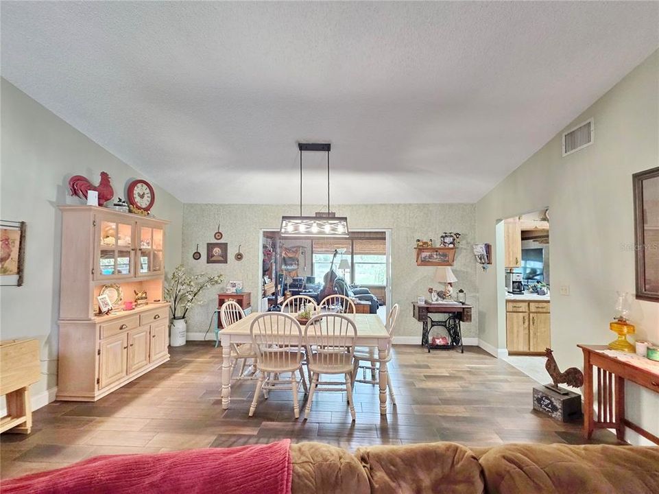 待售: $379,000 (3 贝兹, 2 浴室, 1416 平方英尺)