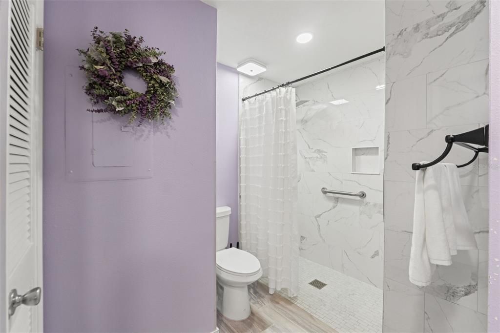 Activo con contrato: $199,900 (2 camas, 2 baños, 1072 Pies cuadrados)