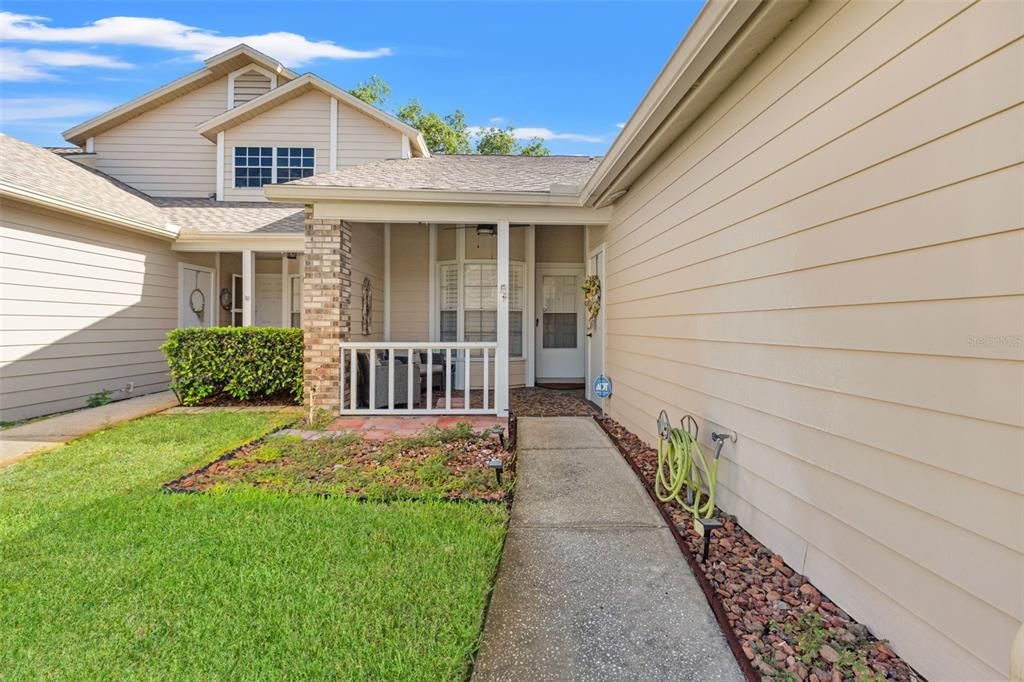 Activo con contrato: $199,900 (2 camas, 2 baños, 1072 Pies cuadrados)