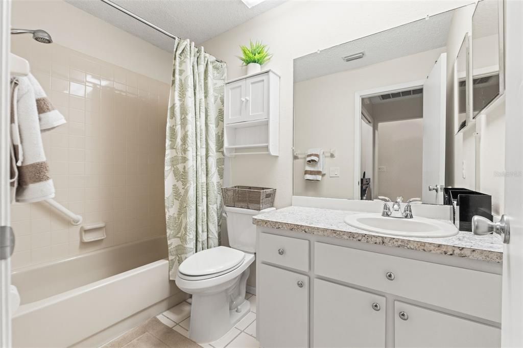 Activo con contrato: $199,900 (2 camas, 2 baños, 1072 Pies cuadrados)