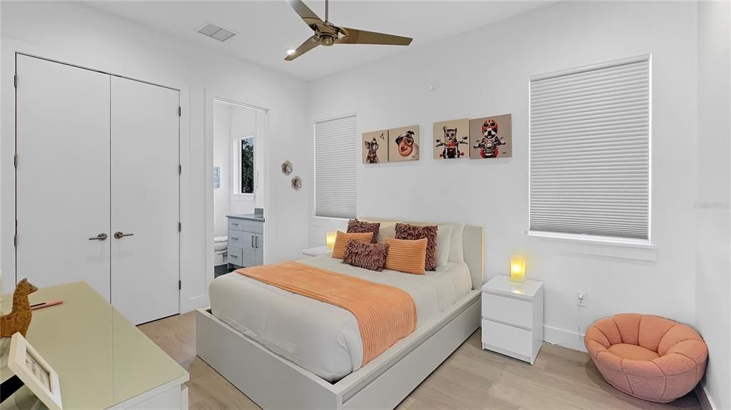 待售: $1,194,900 (5 贝兹, 5 浴室, 3819 平方英尺)