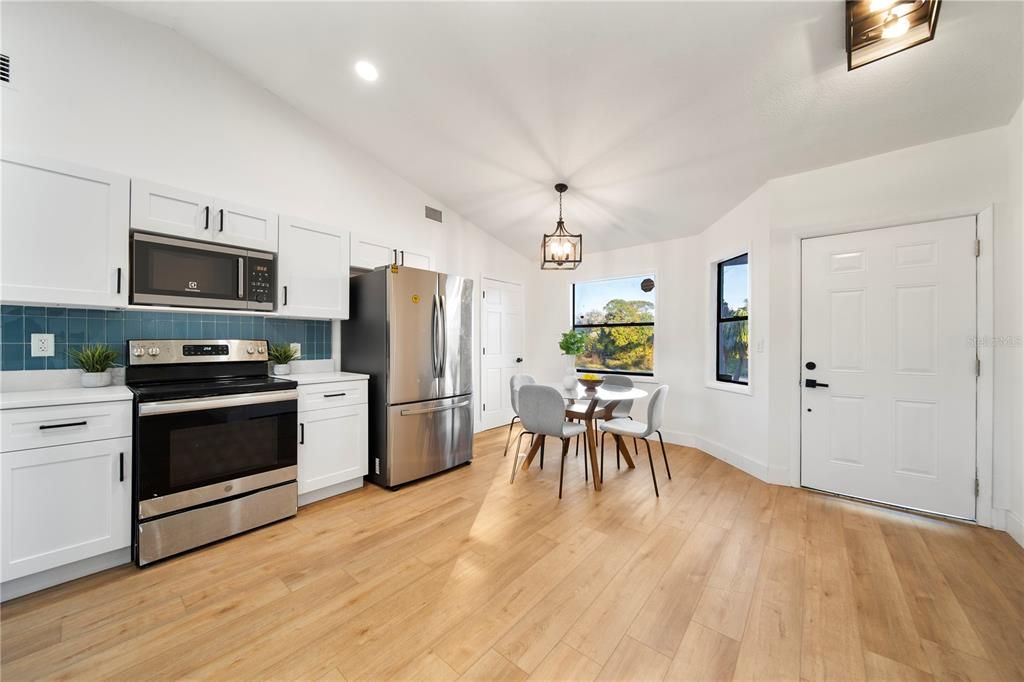 待售: $249,000 (3 贝兹, 2 浴室, 1263 平方英尺)