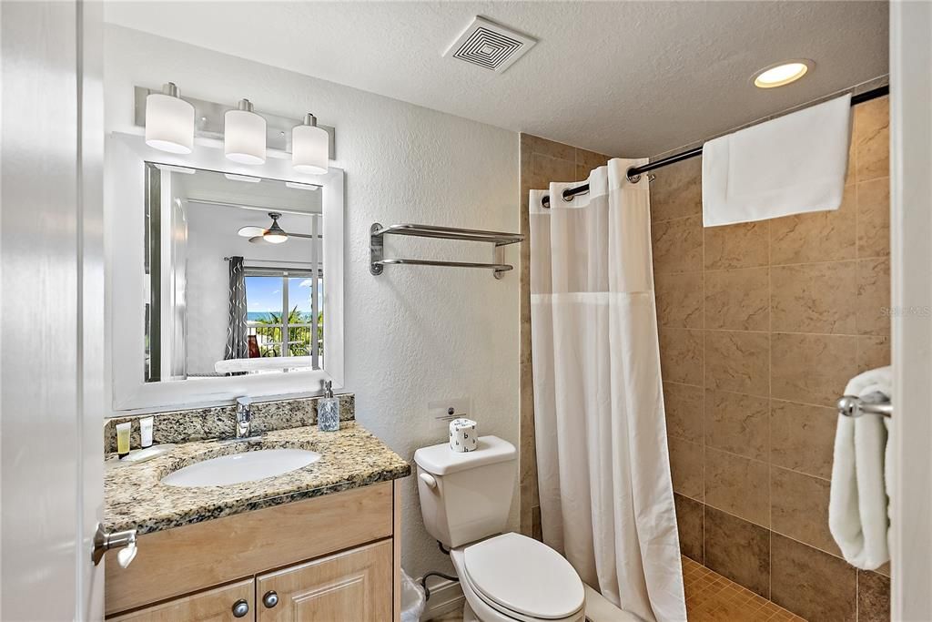 待售: $525,000 (2 贝兹, 2 浴室, 914 平方英尺)